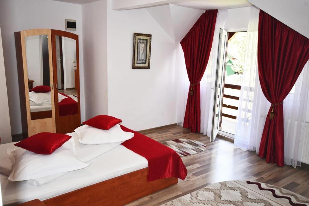 Casa Stefanut Hotel Moeciu De Sus Ngoại thất bức ảnh
