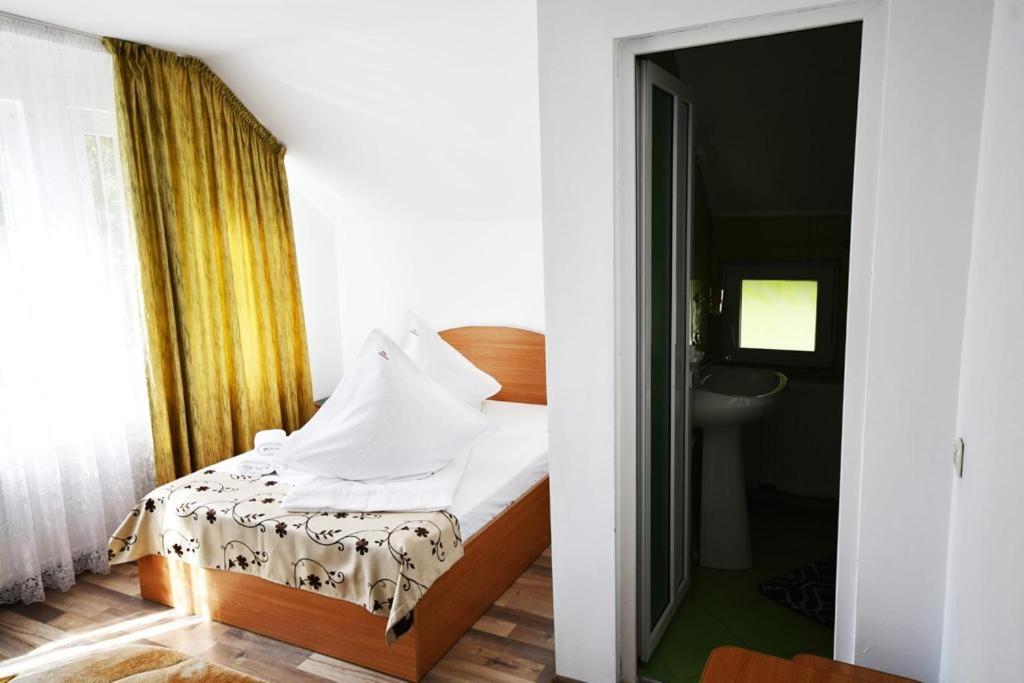 Casa Stefanut Hotel Moeciu De Sus Ngoại thất bức ảnh