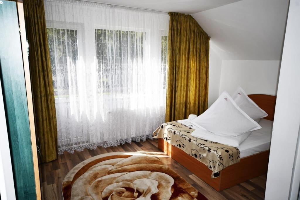 Casa Stefanut Hotel Moeciu De Sus Ngoại thất bức ảnh